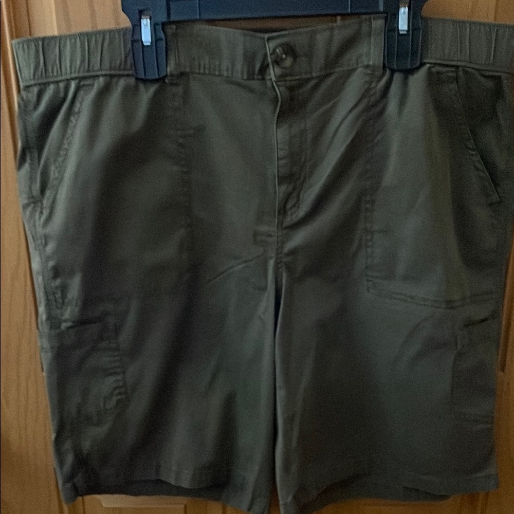 Sonoma Women's Cargo Shorts - Olive Green
